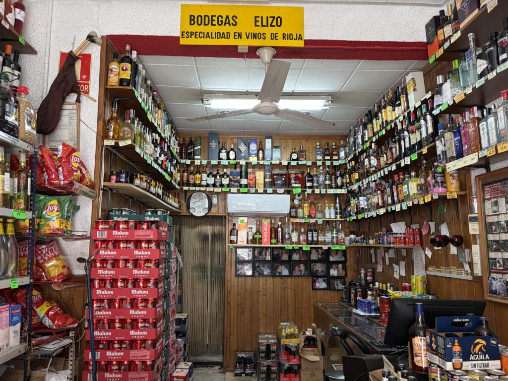 Interior local Bodegas Elizo